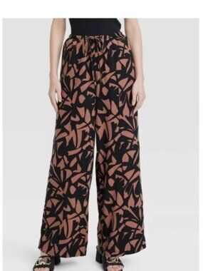 A New Day Wide-Leg Drawstring Pants in Black and Terracotta Floral Print
